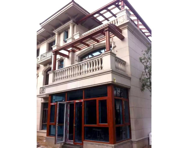 別墅露臺(tái)陽(yáng)光房